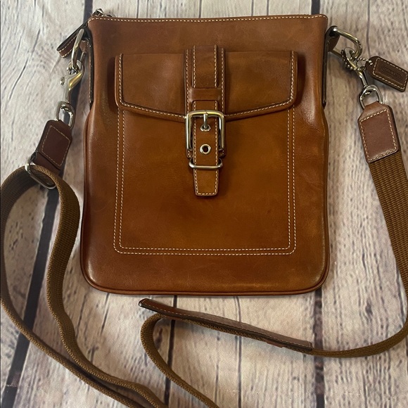 Coach Handbags - Vintage Coach Hampton Swing Bag with 48” Strap British Tan Excellent Condition